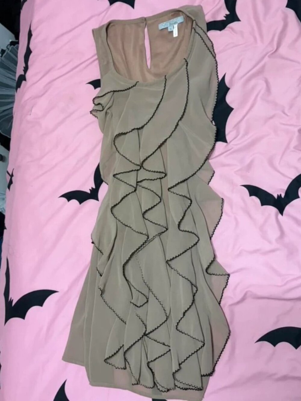 Tan ruffle horror game protagonist dress